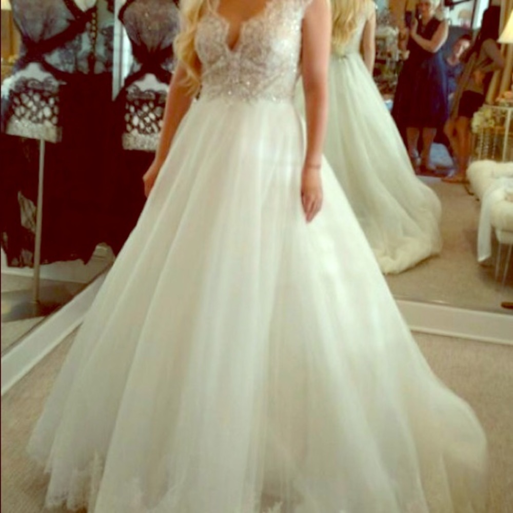 Size 8 Ella Rosa wedding dress